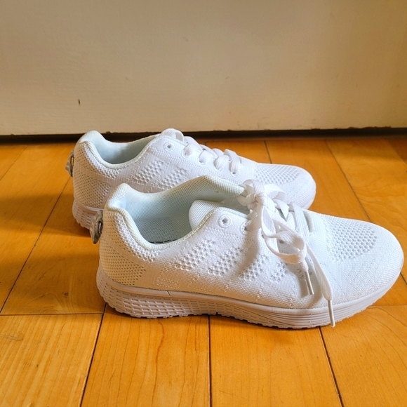 Brand new white, light weight size 6 (size 36) running shoes. No Brand - Picture 2 of 5